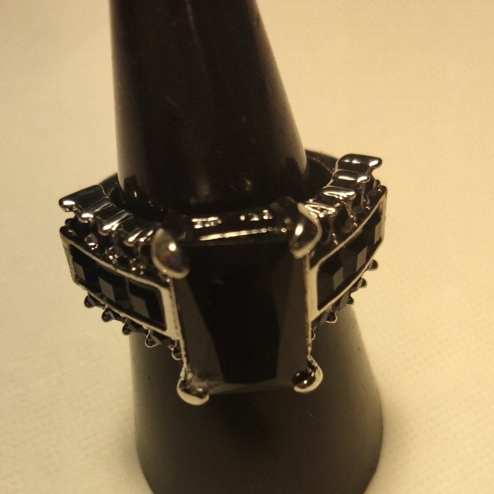 Elegant Onyx Color Stone Silver Ring Size 6.5 (SKU 1340)
